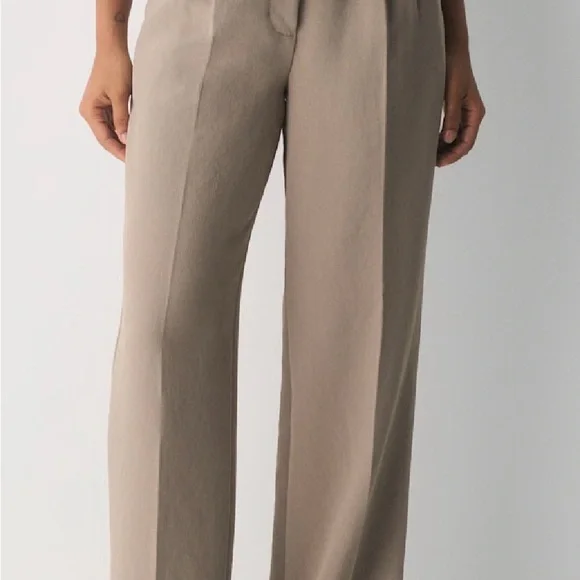 Aritzia The Effortless Plant Pleated High-Waist Wide-Leg Pants in Taupe - Picture 2 of 9